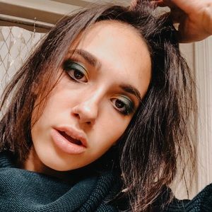 Meet your Posher, Julianna